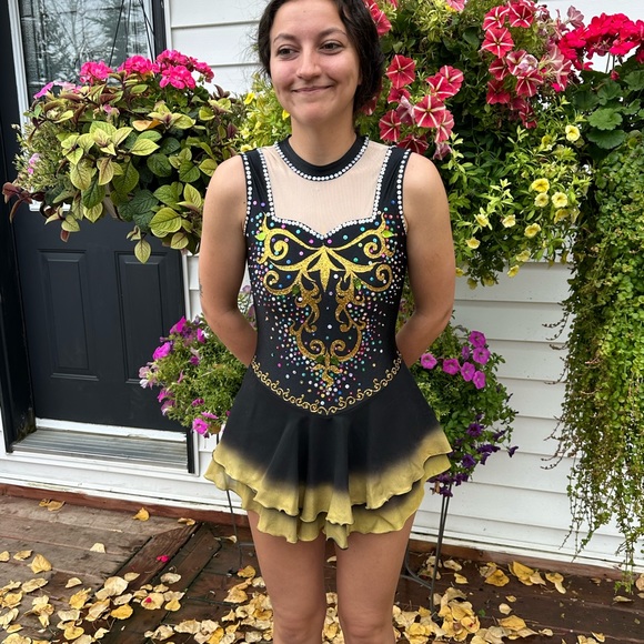 Skating dresses - Picture 5 of 6